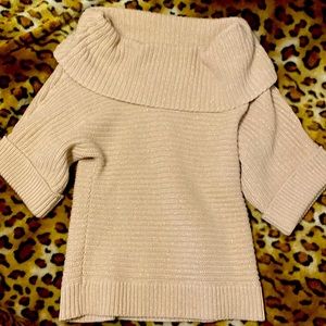 Women gold sweater from black and white size XS